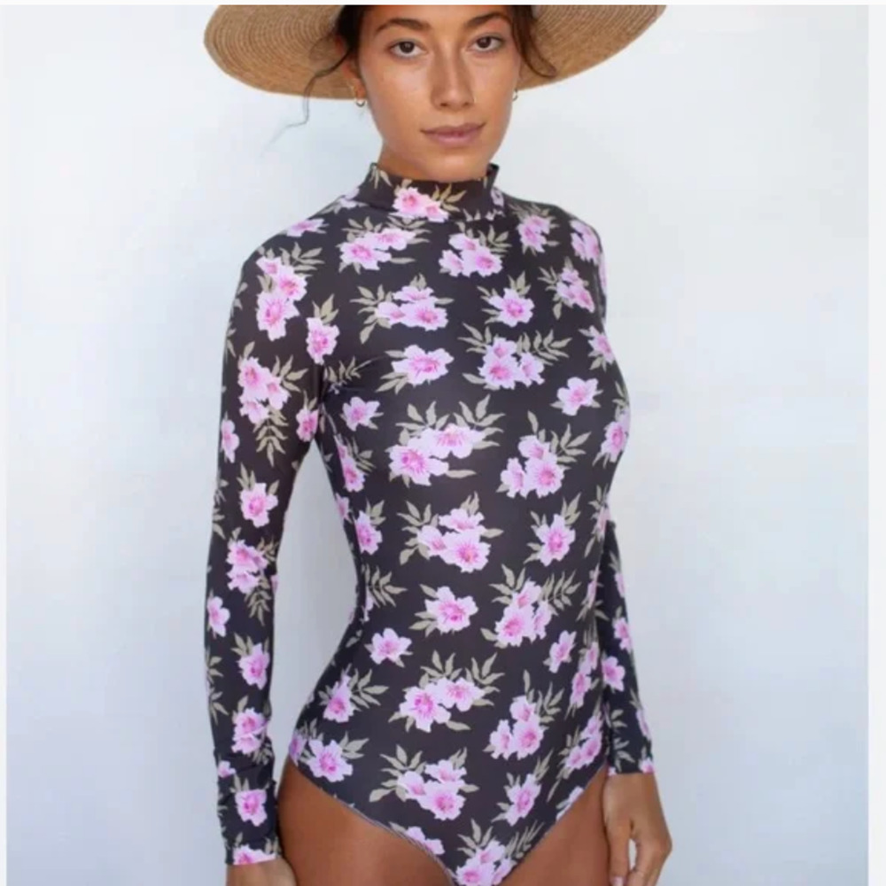 ACACIA ehukai full piece rash guard Swimsuit Small NWOT